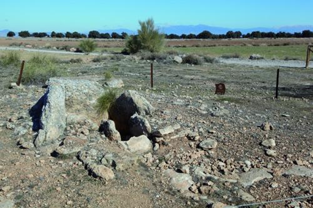 Dolmen 106