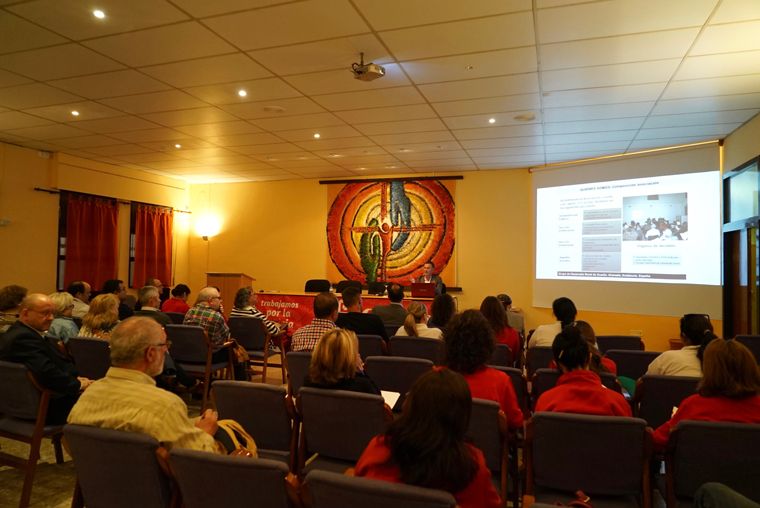 El GDR de Guadix expone en el marco la jornadas “jóvenes y empleo en la Comarca de Guadix: situación y propuestas”, organizadas por Cáritas, la Estrategia de Desarrollo Local LEADER 2016- 2020