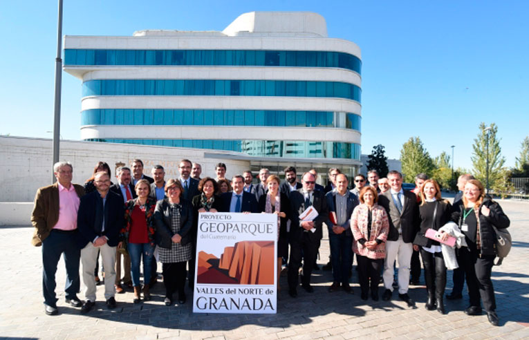 El GDR de Guadix, junto con otras 17 entidades, firma el convenio del proyecto de Geoparque